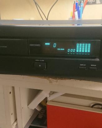 lettore CD onkyo DX-710 