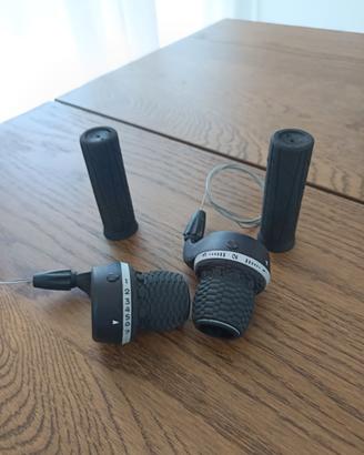 Manopole B'TWIN (3x7 velocità)