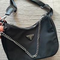 Borsa tracolla Prada  mezzaluna nylon nera