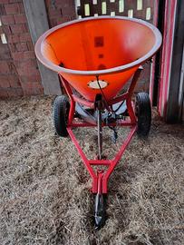 salatore,sabbia, concime trattore 