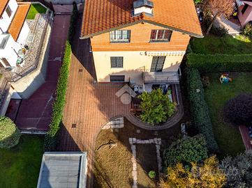 TRIFAMILIARE A BOLLATE