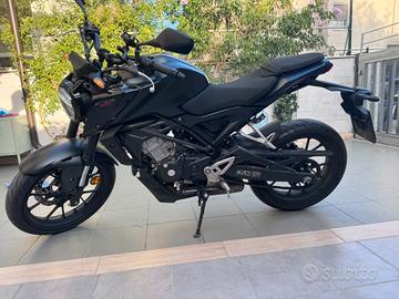 Honda cb125r 