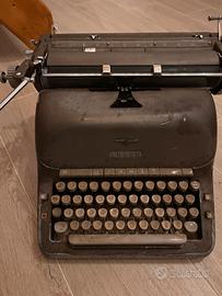 MACCHINA DA SCRIVERE ADLER