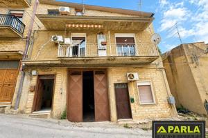 Casa indipendente di 207 m² con più di 5 locali e 