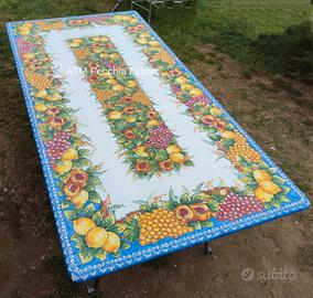 Tavolo in pietra lavica vietrese maiolicato