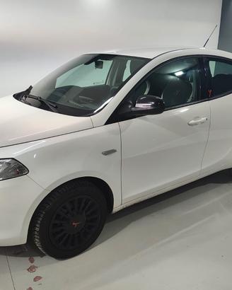 Lancia Ypsilon 1.2 69 CV 5 porte GPL km certificat