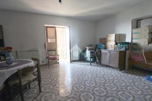 CASA INDIPENDENTE A MOMPEO