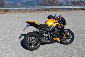 triumph street triple 765 rs