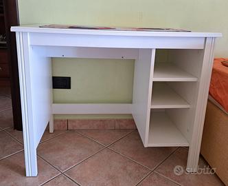 scrivania ikea 
