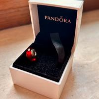 Charm originale Pandora rosso e argento