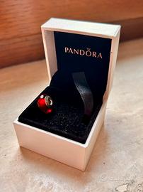 Charm originale Pandora rosso e argento