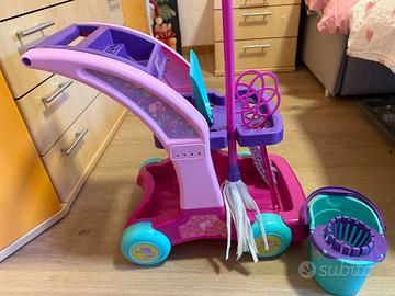 Carrello per le pulizie di Barbie