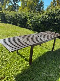 Tavolo allungabile a doghe in legno