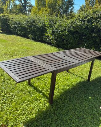 Tavolo allungabile a doghe in legno