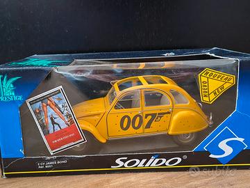 Citroen 2CV James Bond 007