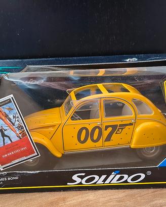 Citroen 2CV James Bond 007