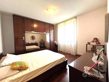 Camera matrimoniale completa vintage legno