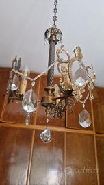 Lampadario vintage con gocce pendenti