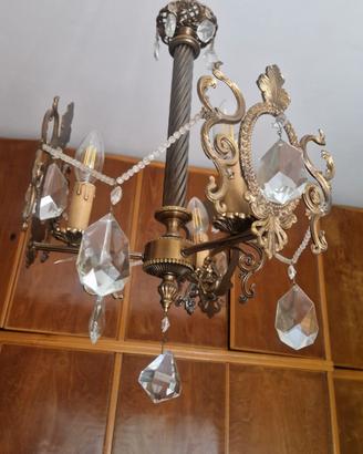 Lampadario vintage con gocce pendenti