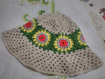 Cappello pescatora girasoli uncinetto