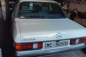 Mercedes-Benz 300D W123