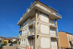 2 LOCALI A DIANO MARINA