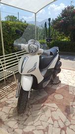 Piaggio Beverly 350