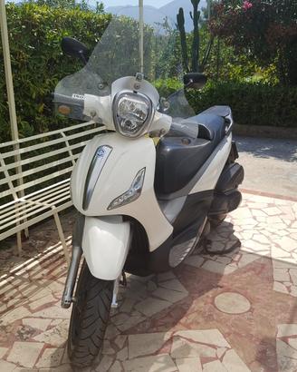 Piaggio Beverly 350