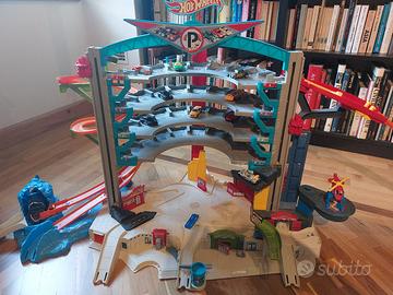 mega garage squalo Hot Wheels