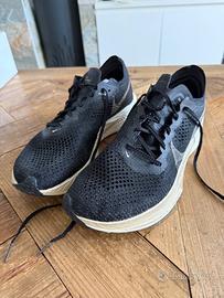 Scarpa running Nike Zoomx con piastra carbonio