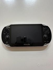 PS Vita PCH-1004 Come Nuova + memory e giochi