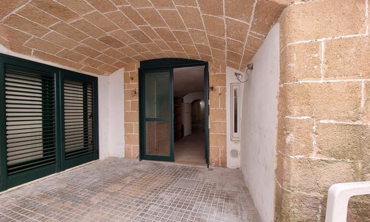 2 locali, via monacelle 21,gallipoli