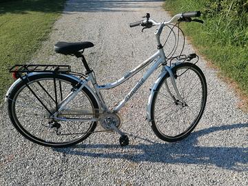 bici city bike-trekking da 28 allum 24 mar BIANCHI