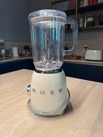 Frullatore Smeg BLF01CREU