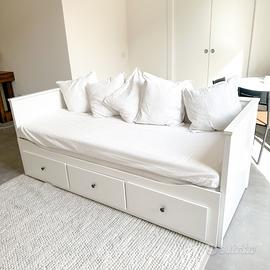 Divan letto Ikea con due materassi pari al nuovo