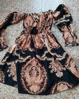 Vestito con maniche spalle scoperte