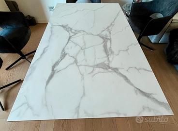 Tavolo da pranzo in ceramica