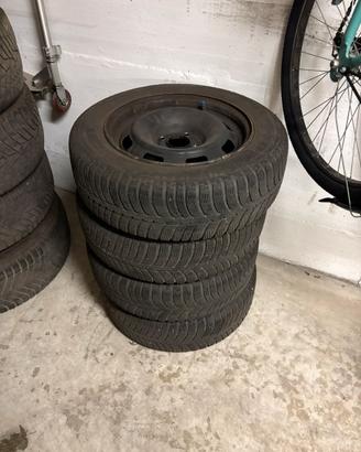 Set Gomme Invernali Kumho 185/65 R15 88H