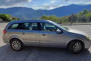 Opel astra sw del 2005 150cv con gancio di traino