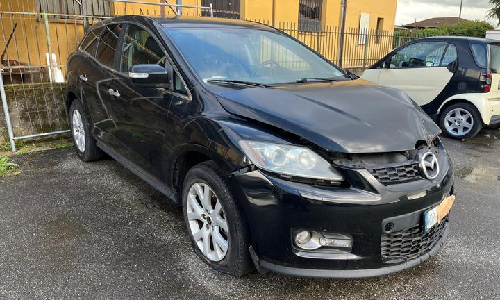 Mazda c-x7 incidentata