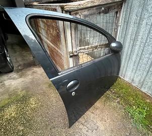 Sportello anteriore destro toyota aygo