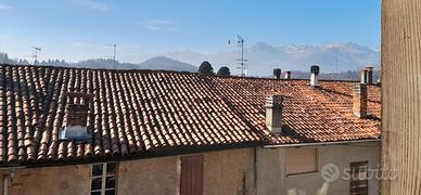 Casa tra le colline di montagna