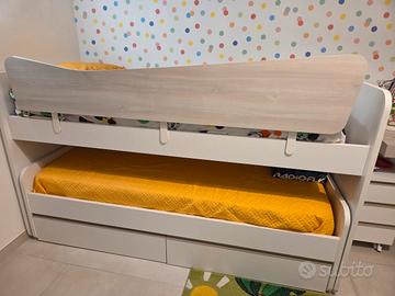Letto a castello scorrevole con due letti singoli 