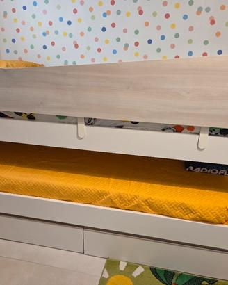 Letto a castello scorrevole con due letti singoli 