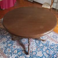 Tavolo rotondo in legno massiccio a Cremona