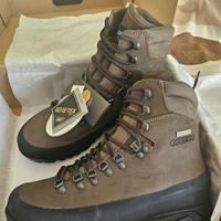 Cosmas anfibi Chamoix GTX 42 NUOVI MAI USATI