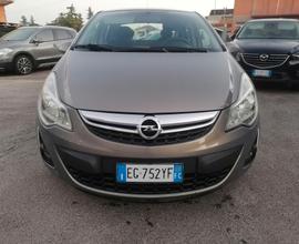 OPEL CORSA 1.2 5 Porte Club 63KW 2011
