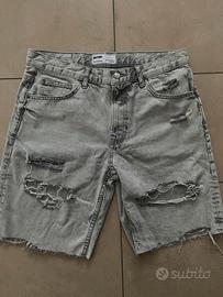 Shorts denim grigi strappati Bershka taglia 40 (S)