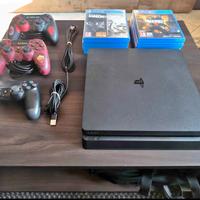 Playstation 4 con 8 giochi e 3 joystick