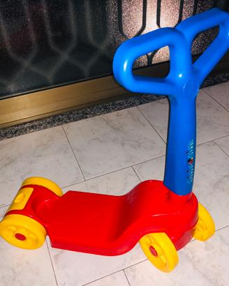 Monopattino bimbo/a 4 ruote